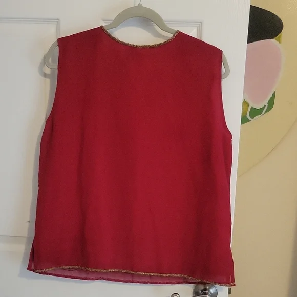 Midnight Velvet Floral beaded Sleeveless cranberry Top - Picture 3 of 4